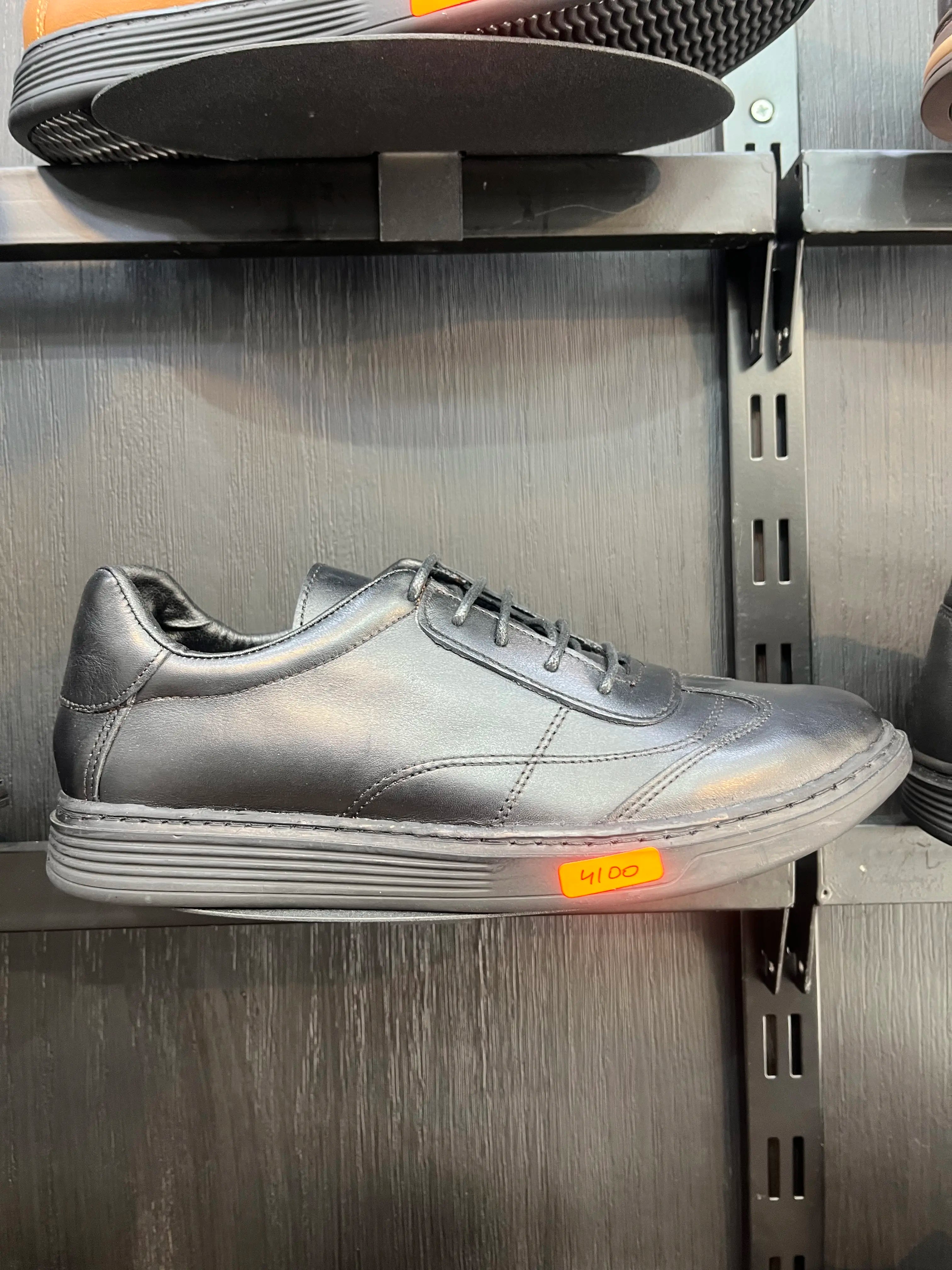 Chaussures de ville en cuir véritable réf 051